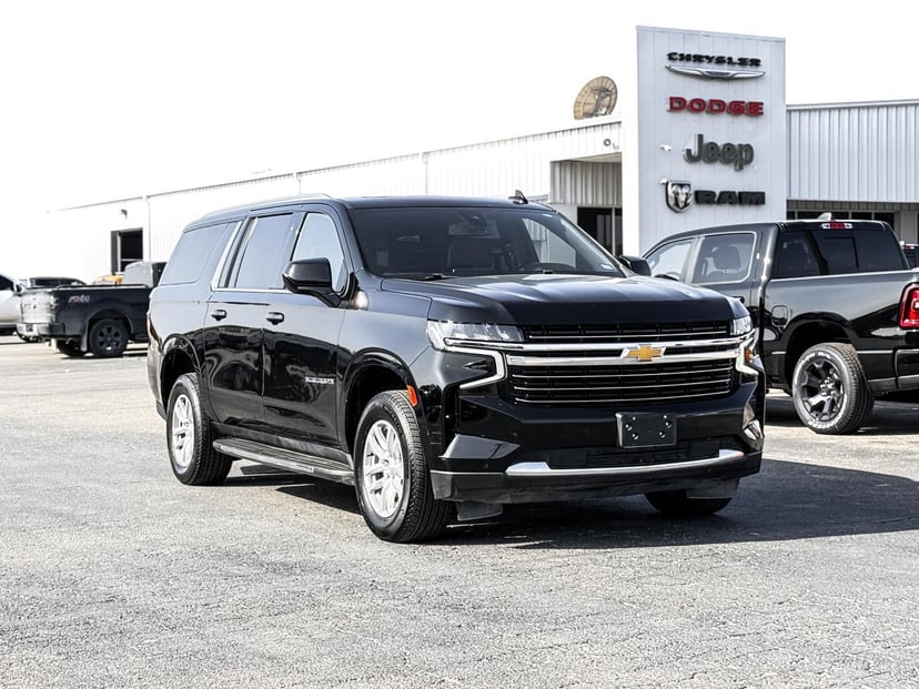 2022 Chevrolet Suburban - Image 3