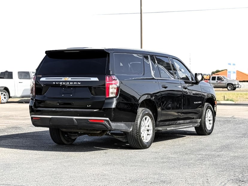 2022 Chevrolet Suburban - Image 5