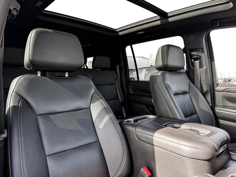 2022 Chevrolet Suburban - Image 9