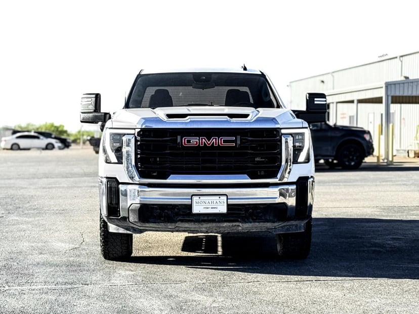 2024 GMC Sierra 3500 HD - Image 2