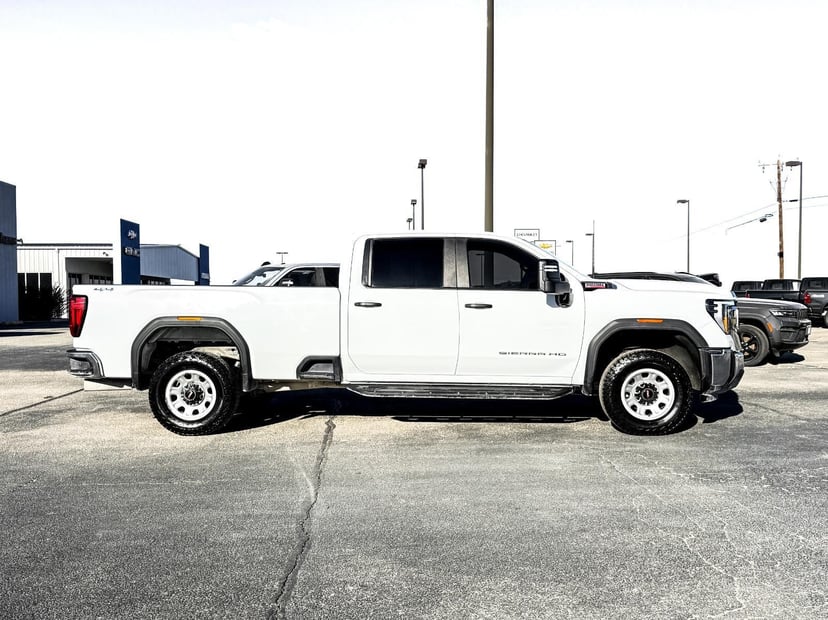 2024 GMC Sierra 3500 HD - Image 3