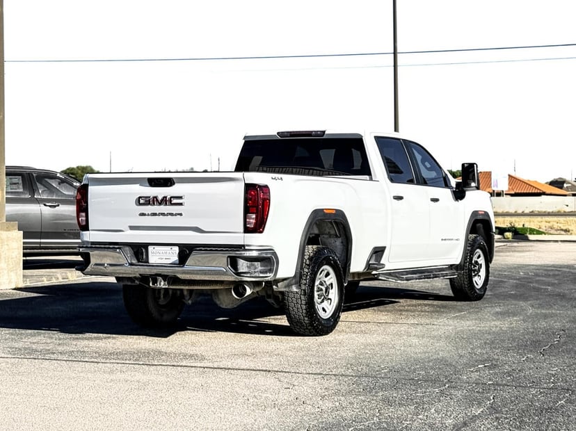 2024 GMC Sierra 3500 HD - Image 4