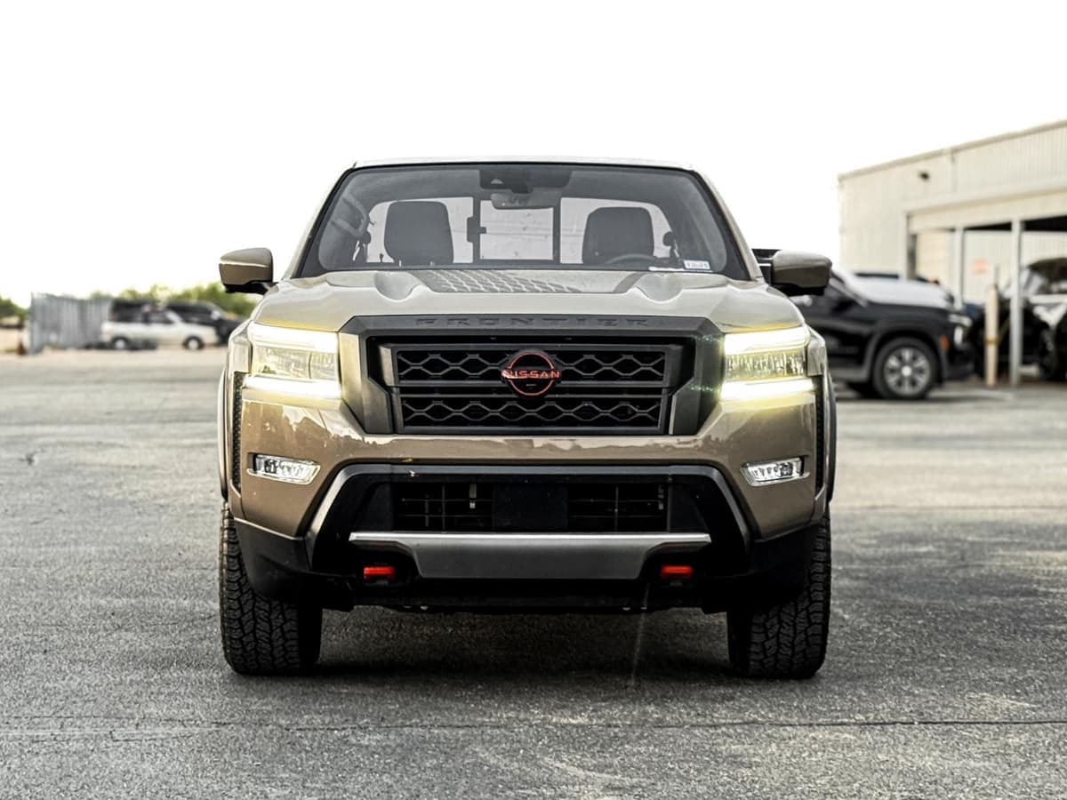 2024 Nissan Frontier - Image 2