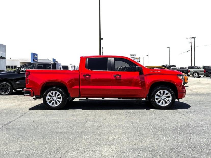 2025 Chevrolet Silverado 1500 - Image 4