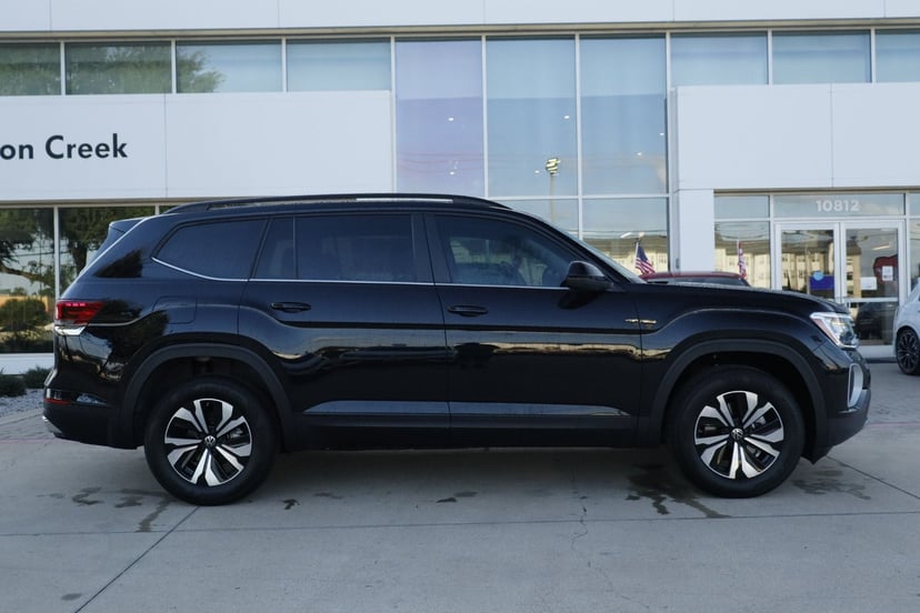 2026 Volkswagen Atlas - Image 2