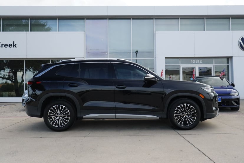 2026 Volkswagen Tiguan - Image 2