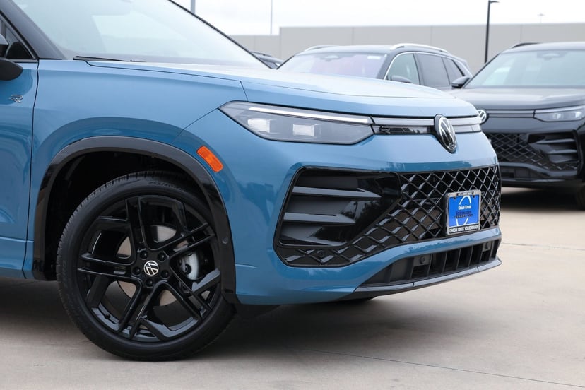 2026 Volkswagen Tiguan - Image 1